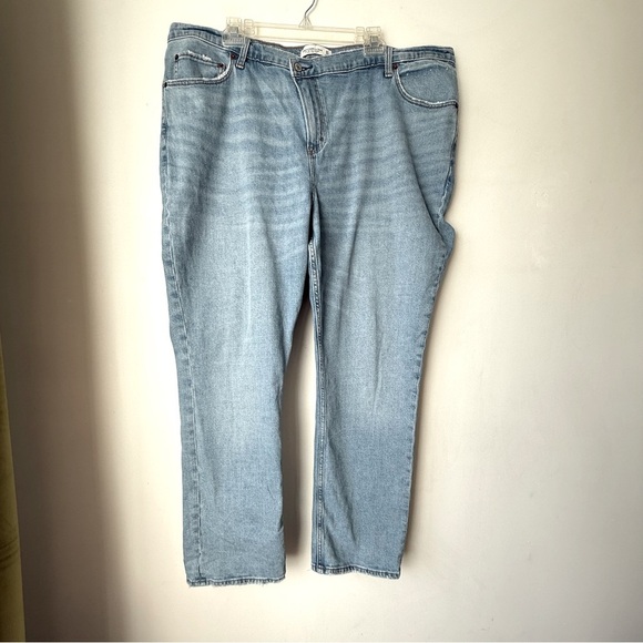 Abercrombie & Fitch Ultra High Rise 90s Straight Jean 20 / 35" Short - Picture 1 of 4